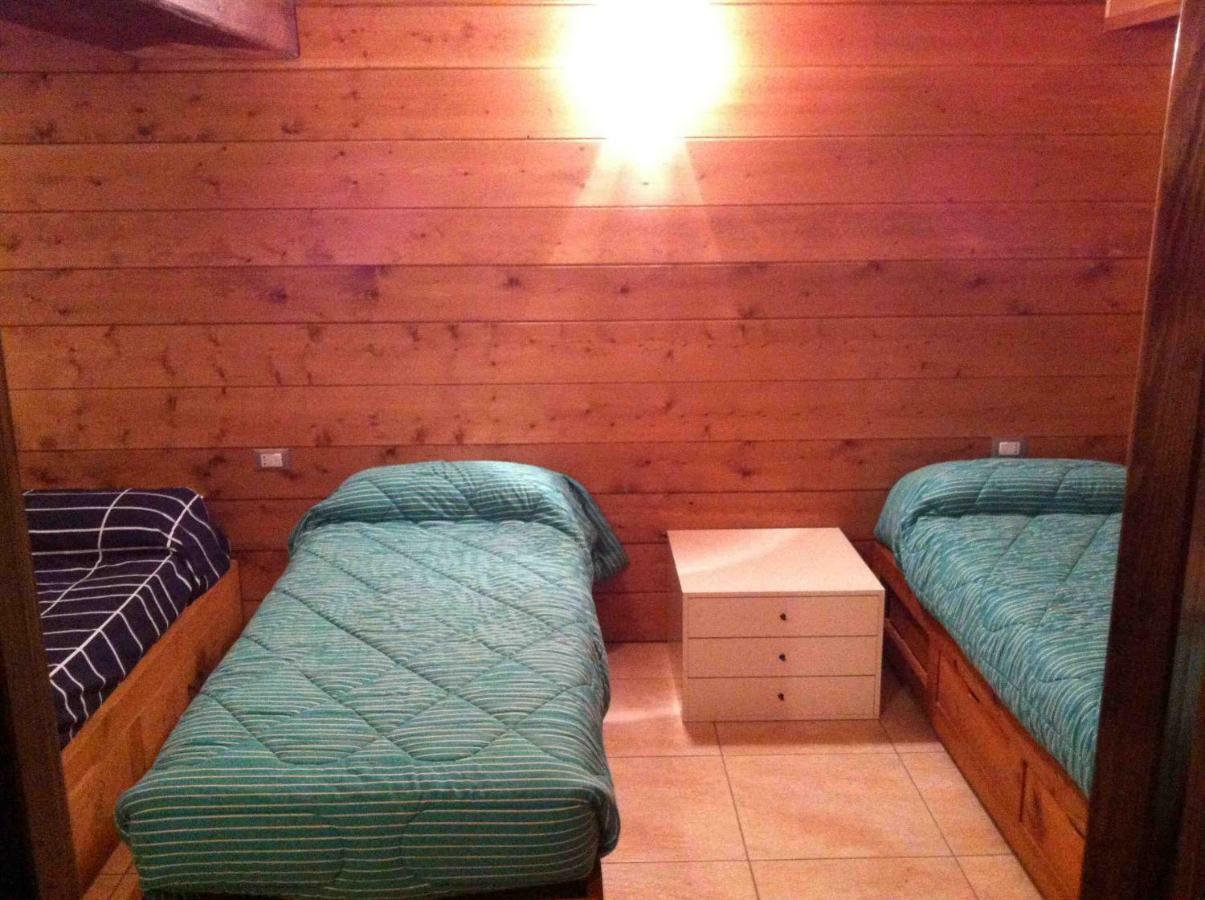 Chez Soi Taverna Alloggio A Courmayeur Bagian luar foto